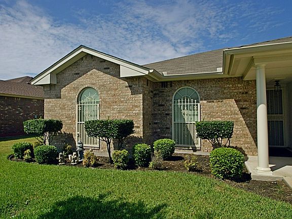 3rd image of 2111 Schottische Ln