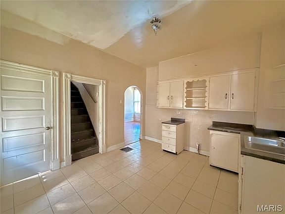 6th image of 2226 Adams St