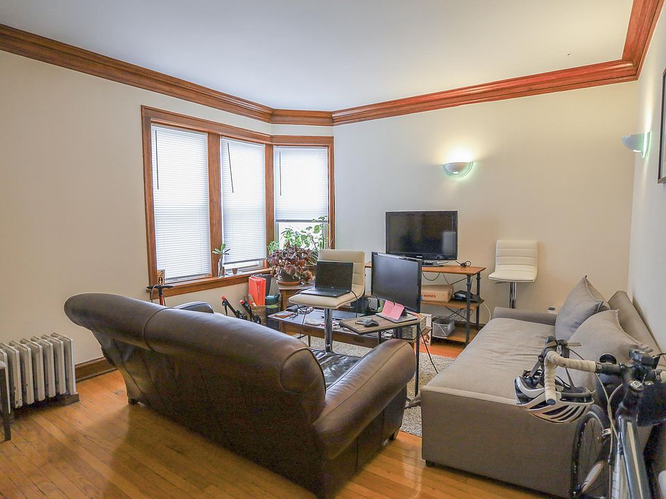 1st image of 1728 W Ainslie St APT 1