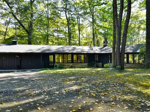 30 Mitchell Ln, Moreland Hills, OH 44022