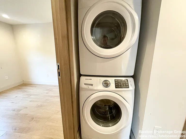 118 Buttonwood St #3 — Photo 10