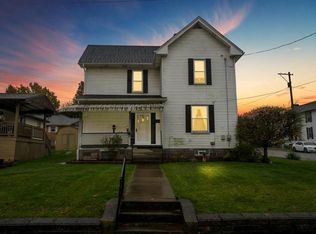 27 1st St, Houston, PA