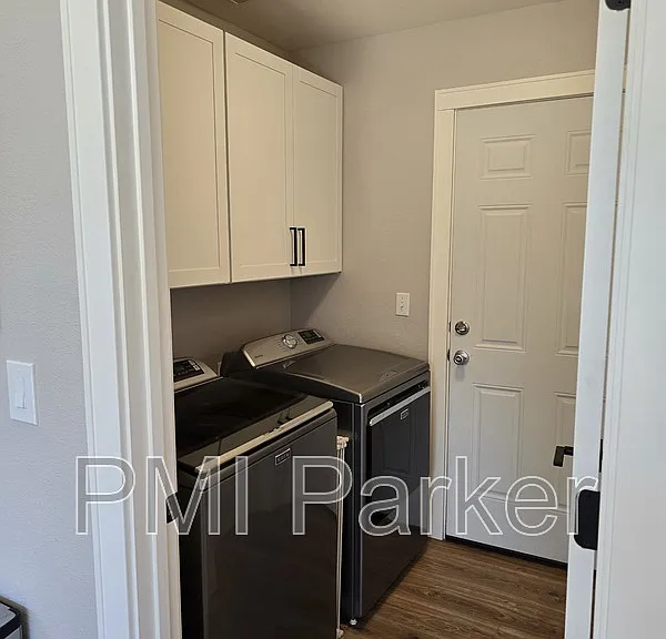 7311 S Mobile St — Photo 3