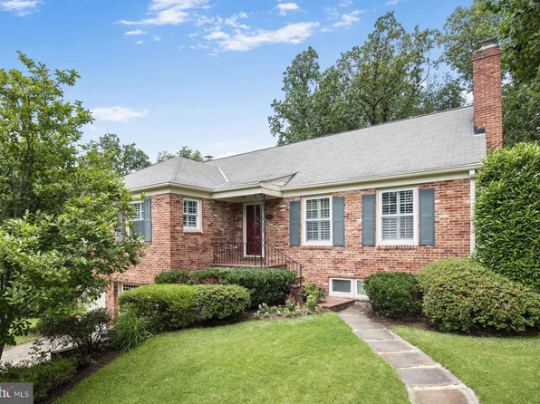 7205 Radnor Rd, Bethesda, MD 20817