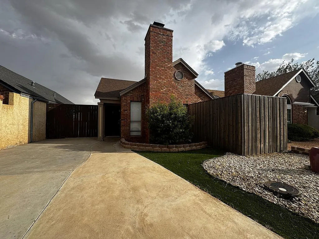 2 bed, 2.0 bath, 1054 sqft, $1,850 — Photo 1
