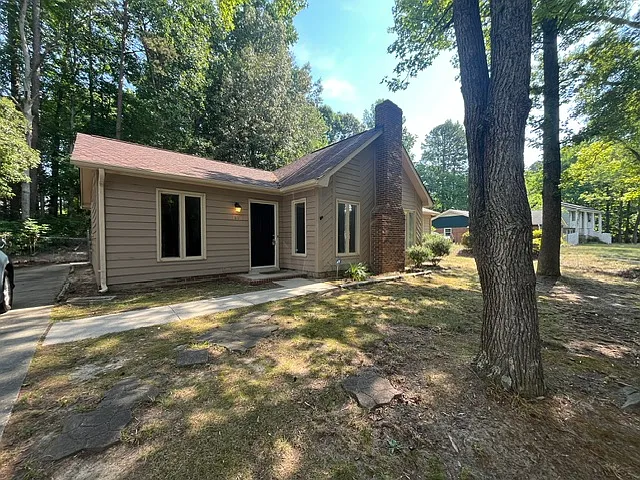 3 bed, 1427 sqft, $1,600 — Photo 2
