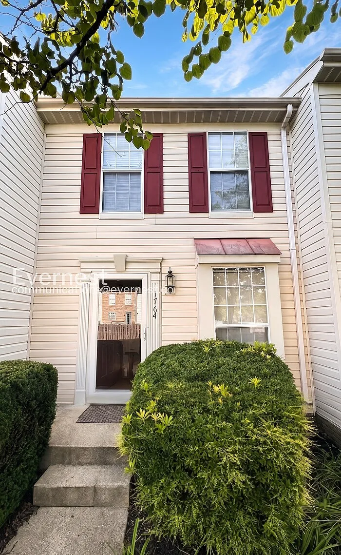 2 bed, 3.5 bath, 1415 sqft, $2,195 — Photo 1