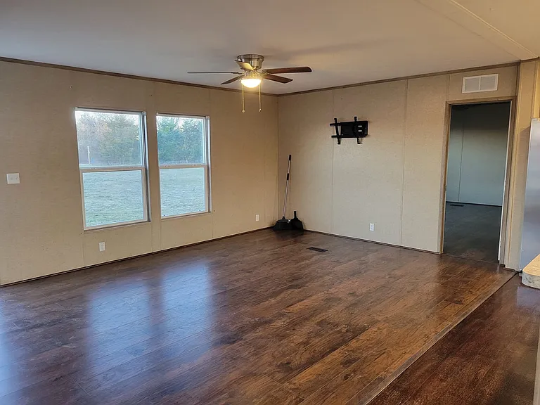1054 Country Ct — Photo 14