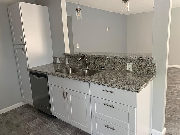 5th image of 1231 Robinson Ave APT 4