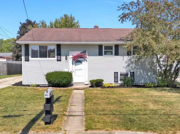 942 N Parkview Cir, Ashland, OH 44805