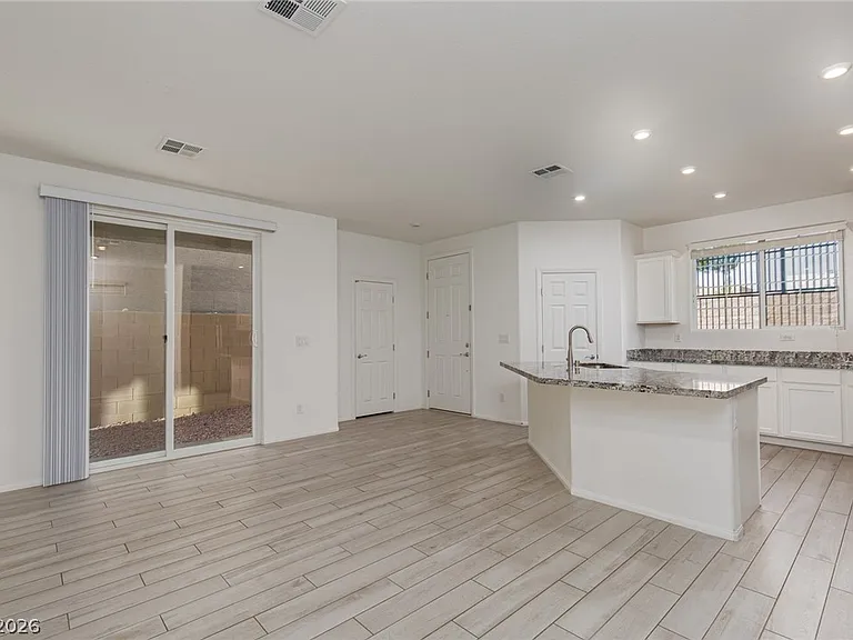 8045 Skye Foxx St — Photo 7