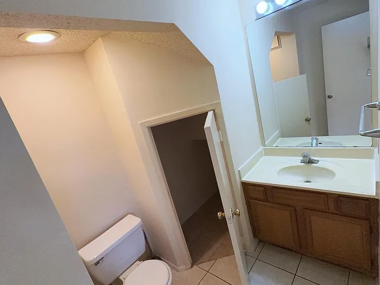 7900 Bissonnet St #D1 — Photo 9