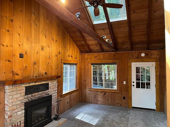 2nd image of 14218 Lovers Ln