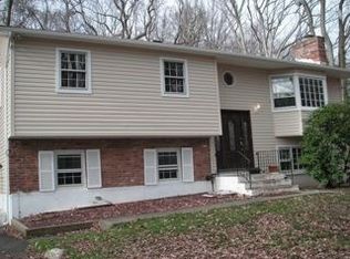 32 Demarest Ave, West Nyack, NY 10994