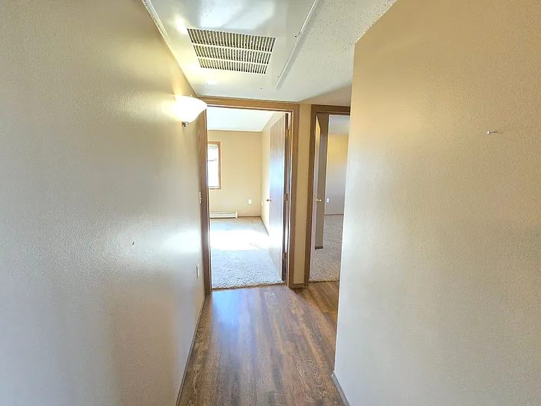 Eastern Hills Apartments — Photo 20