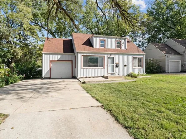 6739 Floyd St, Overland Park, KS 66204