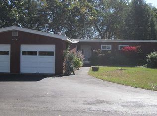 34 Riding Club Rd, Troy, NY 12180