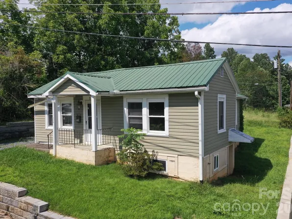 138 W Ln, Brevard, NC 28712