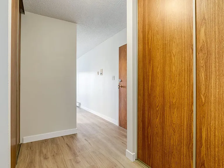 25 Glengrove Close SW — Photo 11