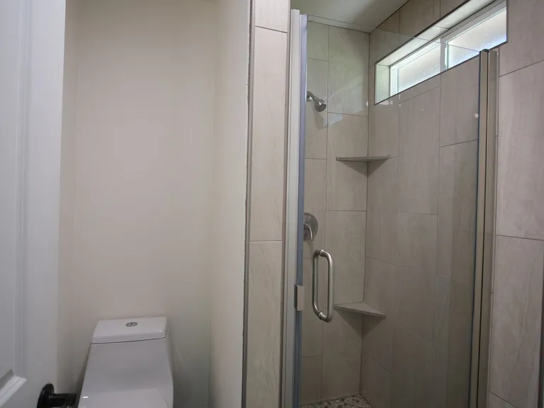 1436 Albany Ave — Photo 17