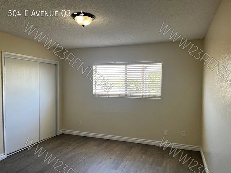 504 E Avenue Q3 #4 — Photo 14