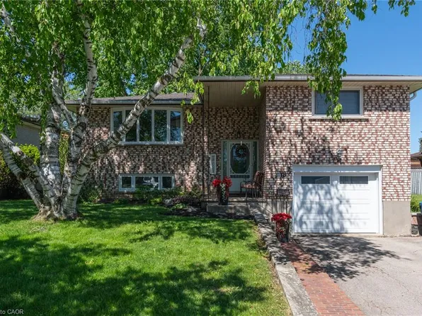 18 Mayberry Pl, Stratford, ON N5A 6Z7