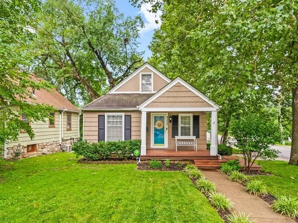 4217 W 47th Ter, Roeland Park, KS 66205