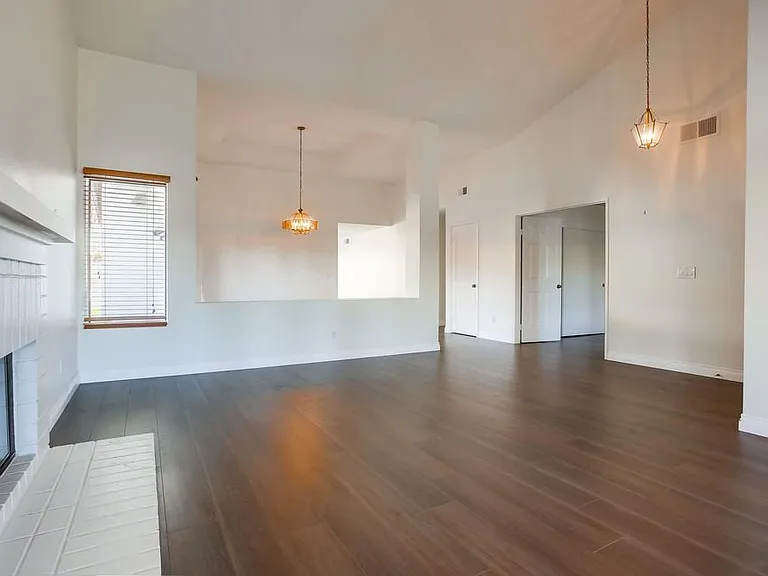 18397 Camberwell Ln — Photo 5