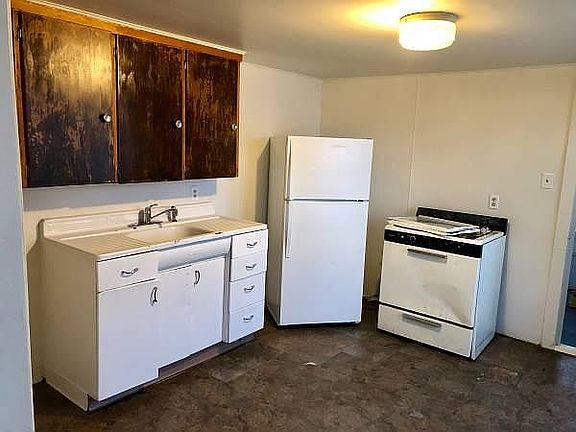 2nd image of 286 W 14th St APT 4