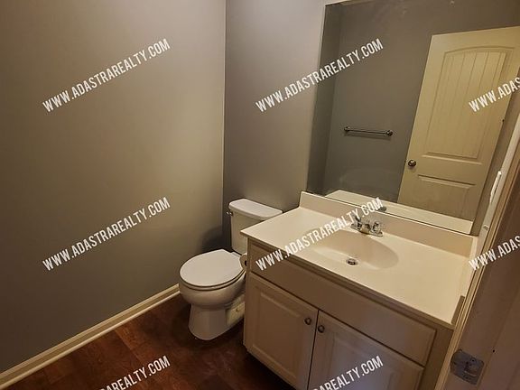 5th image of 1122 Armstrong Ave