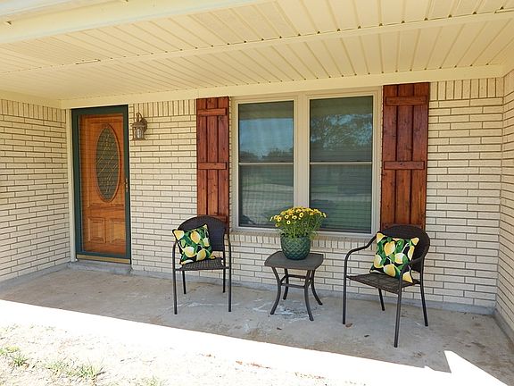 3rd image of 1306 Pine Ln