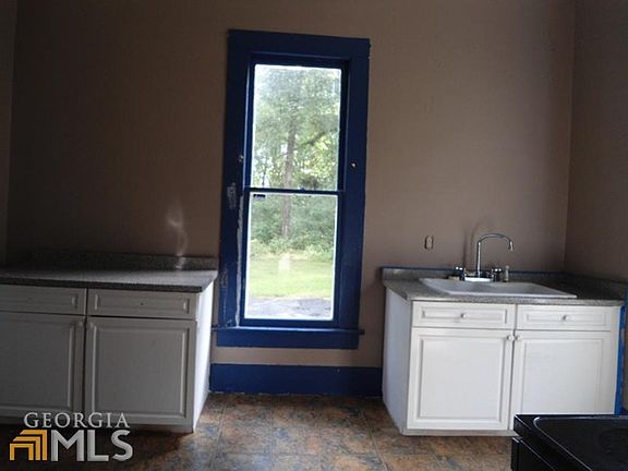 3rd image of 180 S Jeff Davis Dr