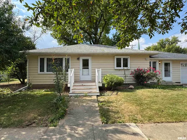 409 5th Ave, De Witt, IA 52742