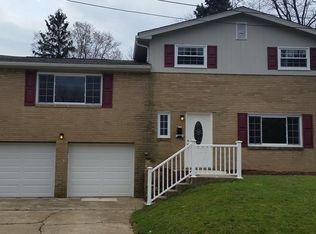 304 Fielding Dr, Pittsburgh, PA 15235