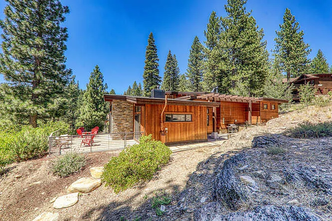 10768 Labelle Ct — Photo 37