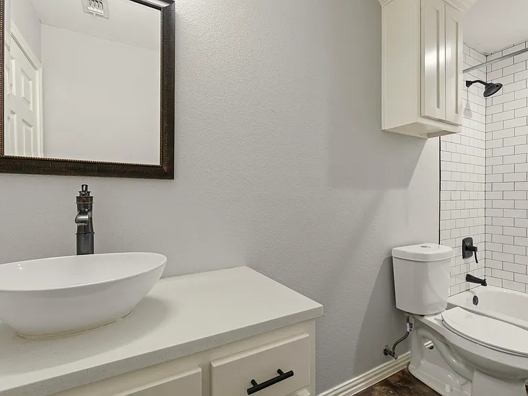 933 Rice St — Photo 8