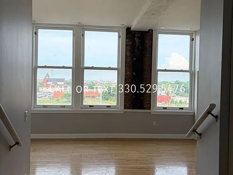 2404 Prospect Ave — Photo 5