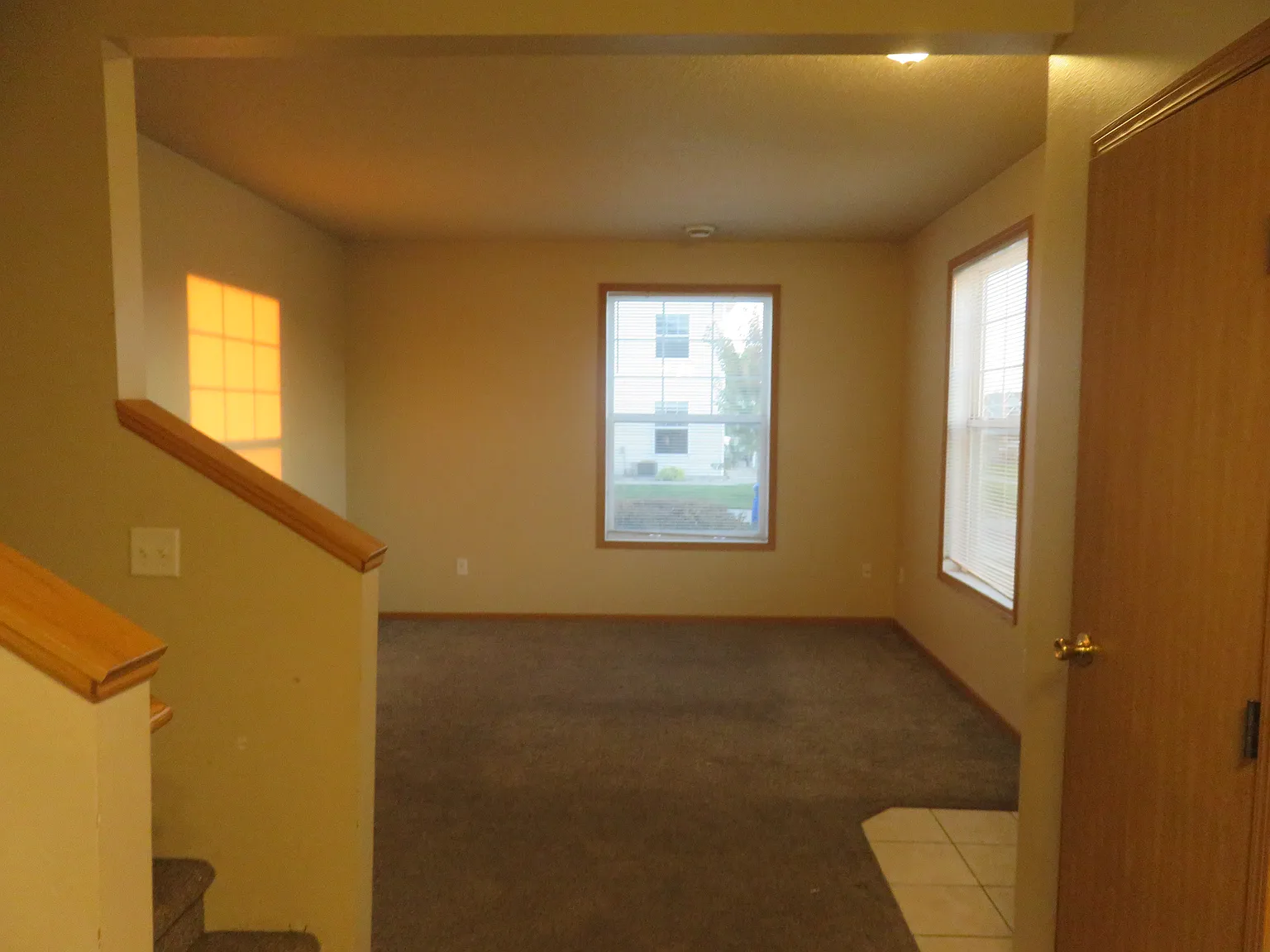 3 bed, 2.5 bath, 1700 sqft, $1,575 — Photo 2