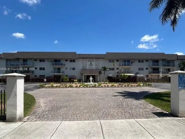 8475 SW 94th St APT 116E, Miami, FL 33156