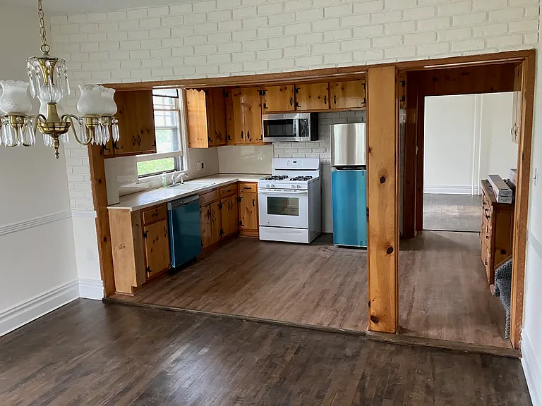 42 Vernon Ave #2 — Photo 11