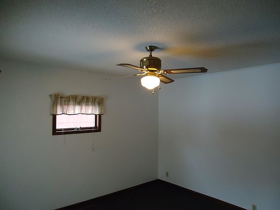 5th image of 17 3rd St SE
