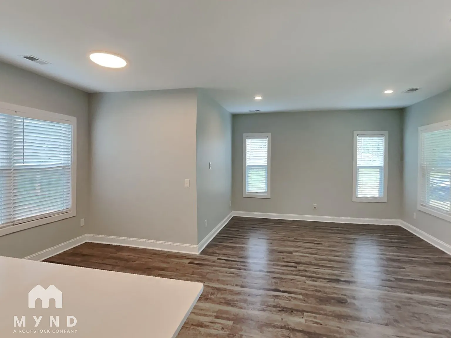 3 bed, 2.0 bath, 1173 sqft, $1,985 — Photo 2
