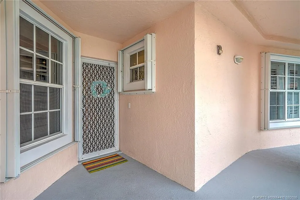 2 bed, 2.0 bath, 1204 sqft, $2,450 — Photo 3