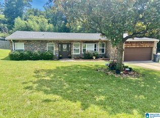 1852 Canyon Rd, Vestavia Hills, AL 35216