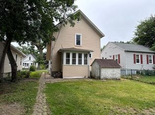 1020 Center Point Rd NE, Cedar Rapids, IA 52402