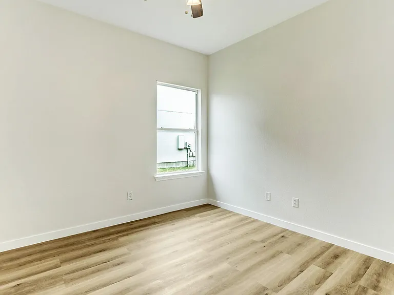 128 Almquist St — Photo 18