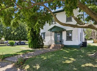 2202 McKinley St, Clinton, IA 52732