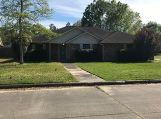 107 Winnie Cir, Silsbee, TX 77656