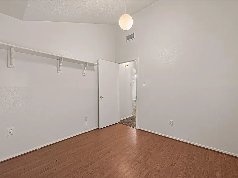2714 S Brompton Dr — Photo 24