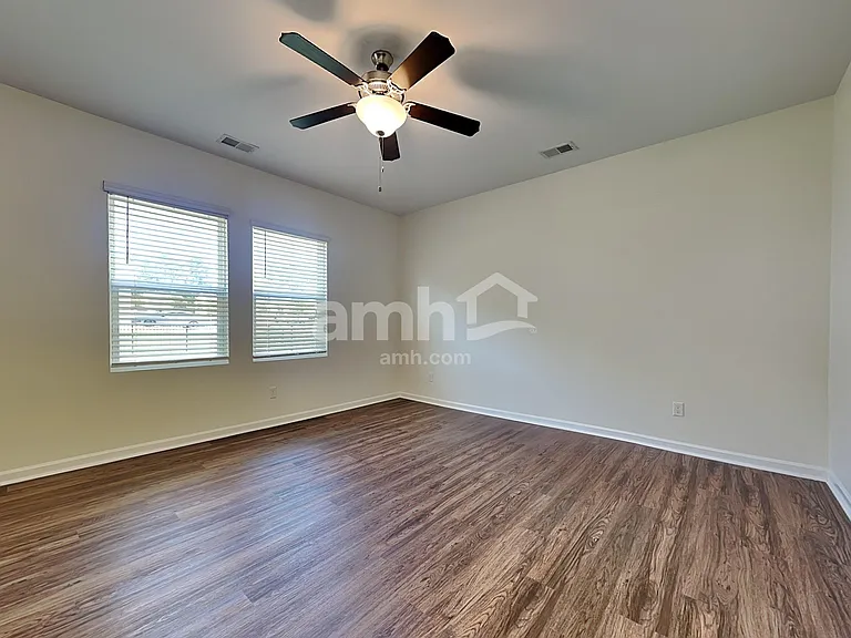 129 Orion Way — Photo 5